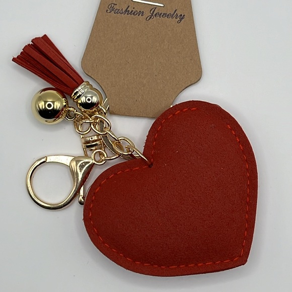 Puffy “MOM” Tassel Keychain - Picture 3 of 3